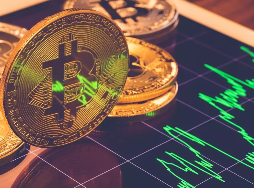比特币暴跌不要慌，期权交割比特币涨还是跌？