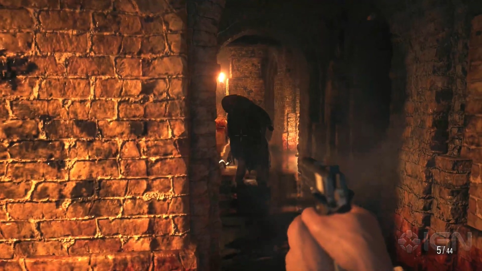 《生化危机8》PS4版实机演示首曝 效果还算满意
