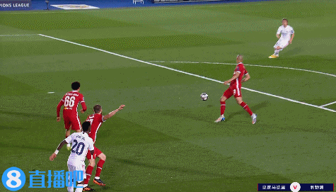 欧冠-维尼修斯双响克罗斯长传造两球 皇马主场