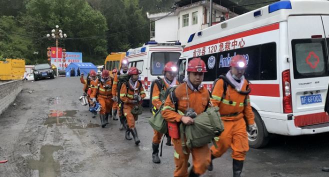 贵州煤矿事故搜救结束 造成8死1伤 新疆煤矿事故救援仍在全力展开