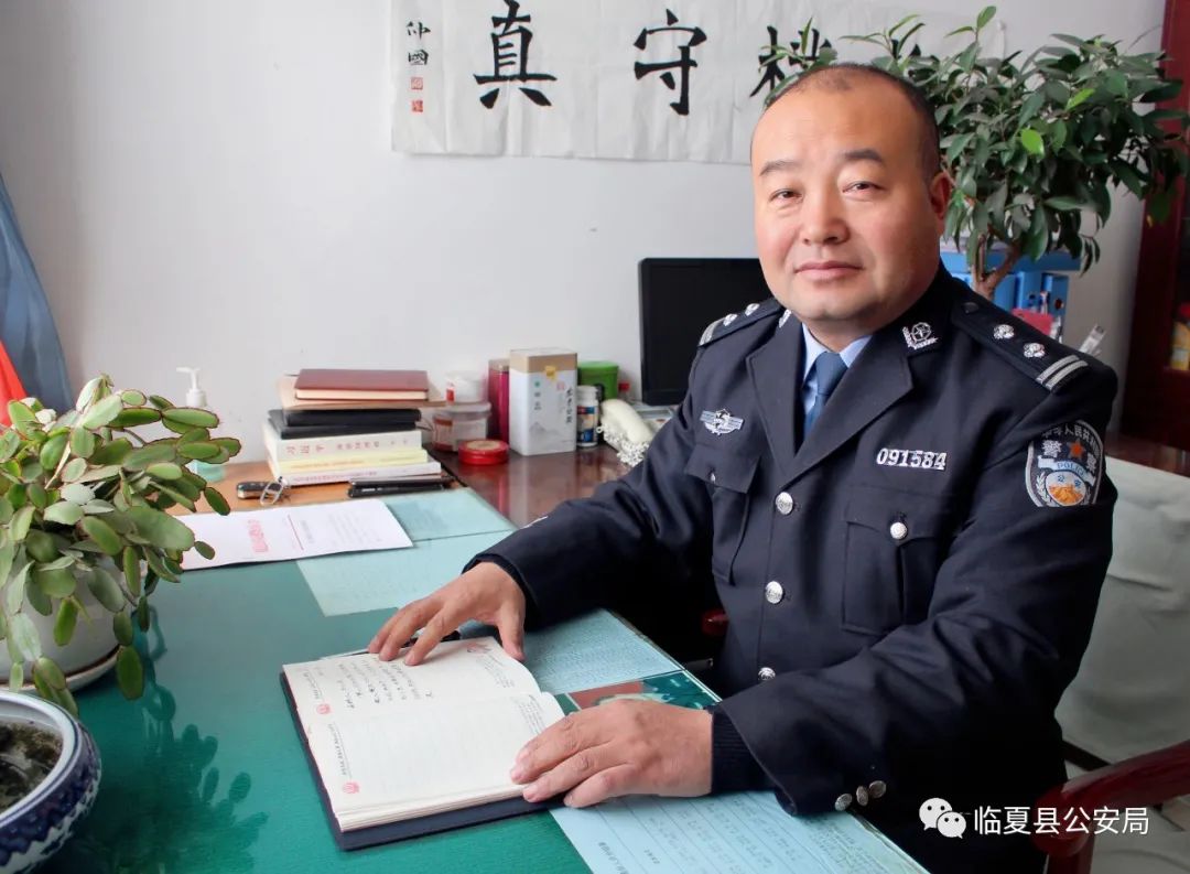 【警营文艺人】邓仲国│翰墨丹青绘忠诚