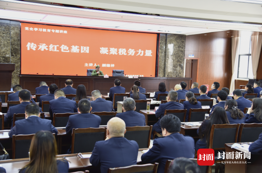 两名四川自贡籍老兵讲述红色故事 60年前曾亲眼目睹战友堵枪眼
