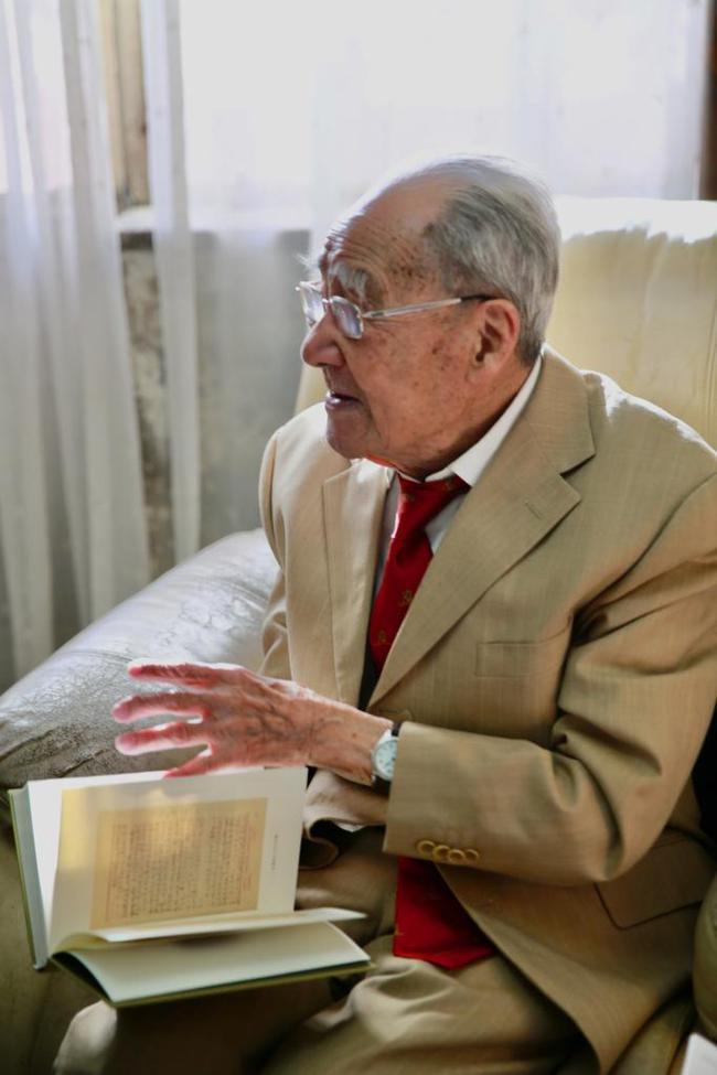 百歲翻譯界泰斗許淵沖逝世！晚年堅持工作稱“沒有日夜”