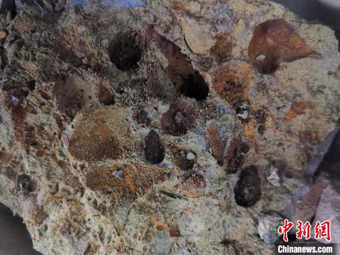 重庆发现唯一火山岩观测点 系约2.6亿年前峨眉山玄武岩