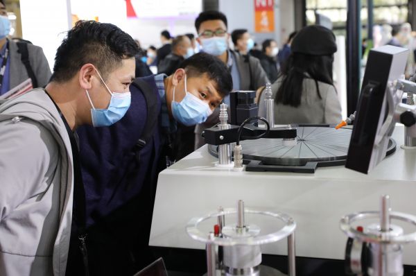 ����ƴ��о����˭��Ц�����