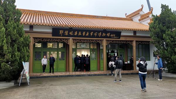 红色足迹丨河南新县：英雄山上红旗飘 红色精神代代传