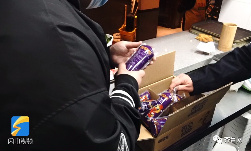 鲜鸭血“鲜”为人知的秘密续：市场监管部门突击检查涉事火锅店