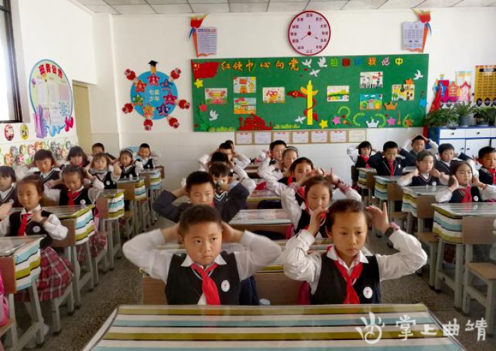 沾益区望海小学怎么样?课前律动点燃炫彩童年(图7)