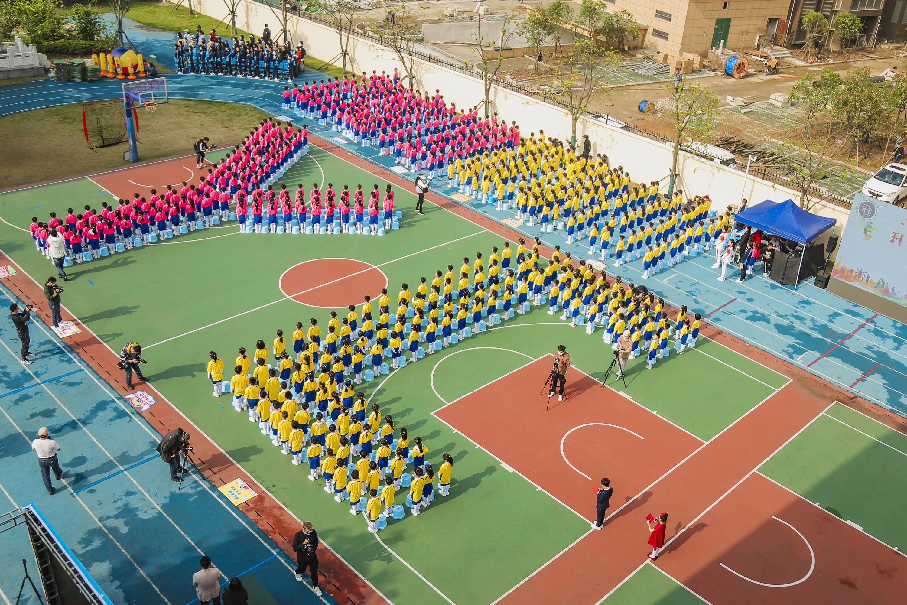 武汉市育才小学树人校区怎么样?全员运动会(图2)