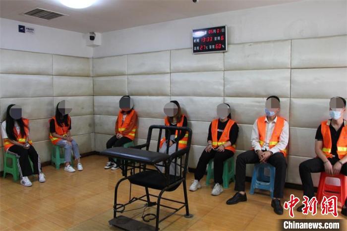 四川内江警方：破获一网贷诈骗犯罪集团 涉案金额高达十亿元