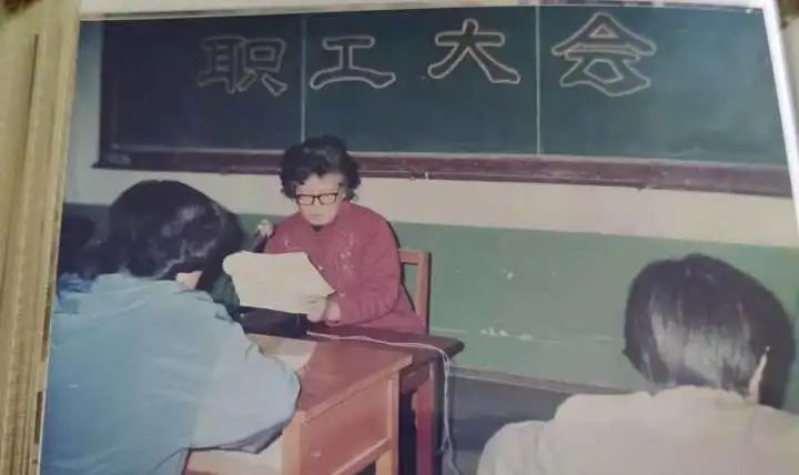 “等于养了4个娃！”来杭帮忙带孙子，奶奶直呼太累了！这幕让她潸然泪下