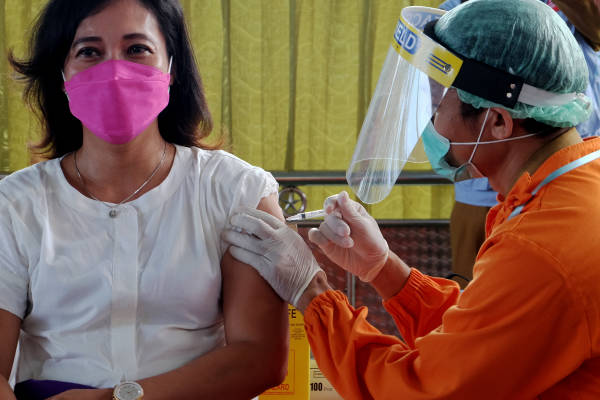 科兴新冠疫苗对印尼医护保护率94%，美媒：极为出色