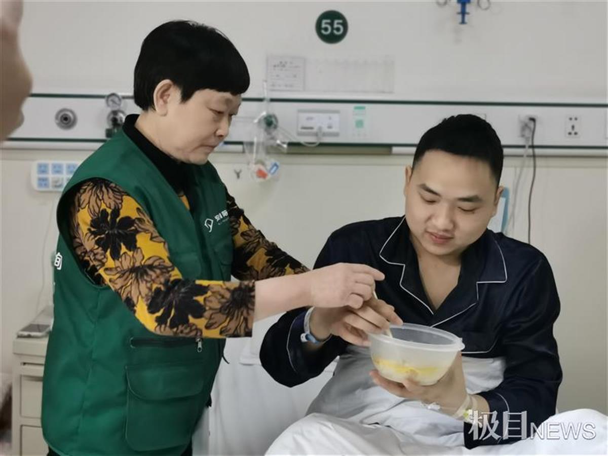 生死10分钟，面对疯狂毒贩，他们用血肉之躯直面尖刀守护群众