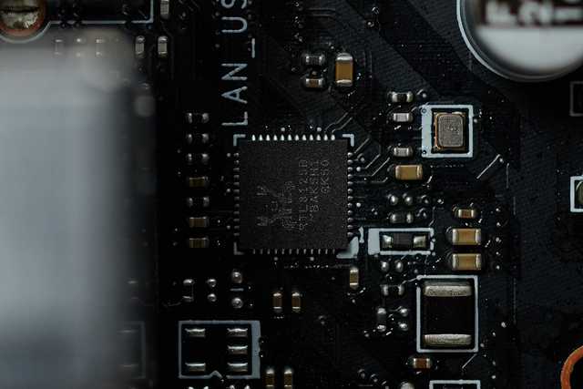 能带i9的MATX小板：微星B560M迫击炮WIFI