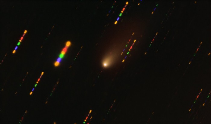 天文学家发现彗星内部存在由铁镍构成的重金属蒸气-第2张图片-IT新视野