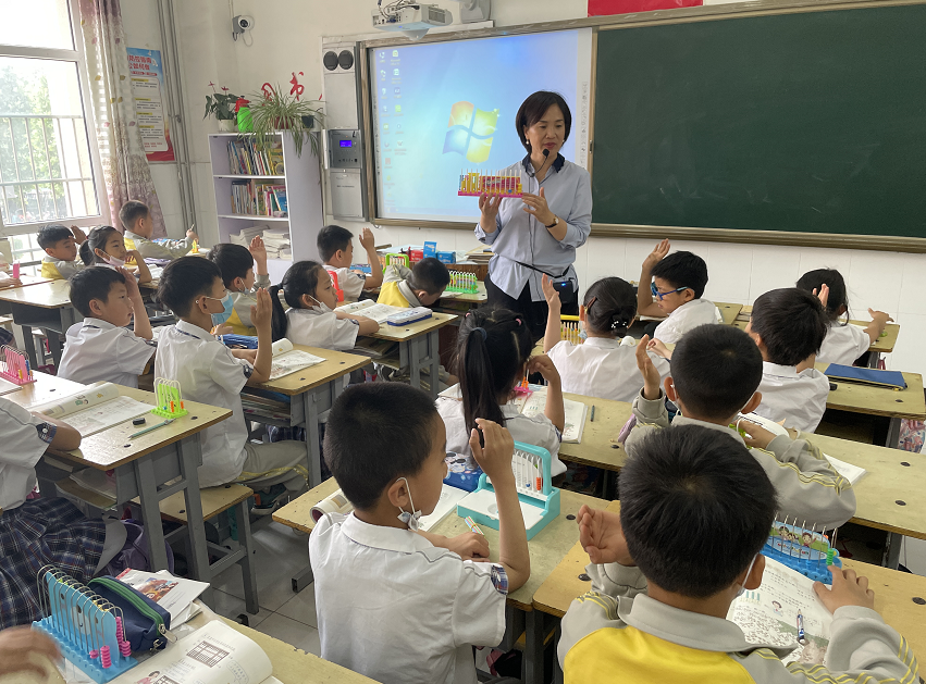 河間市新華小學(xué)怎么樣?采得百花成蜜后(圖4)