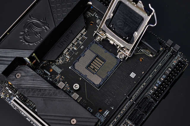 暴躁小正太，微星MEG Z590I UNIFY初上手