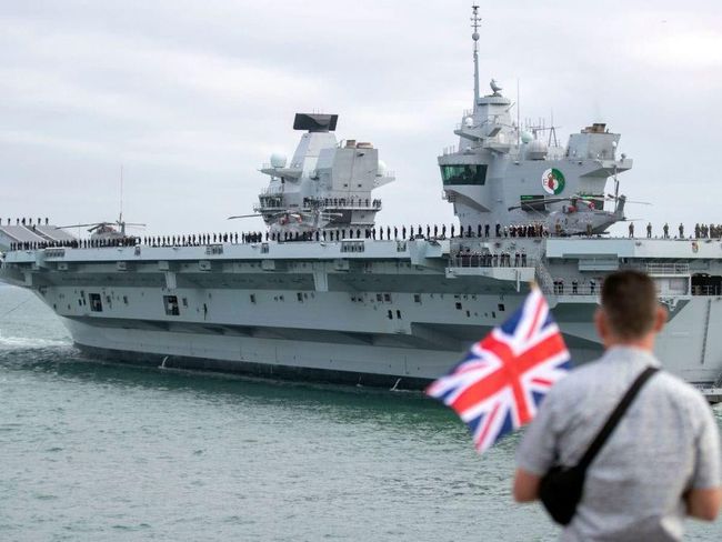 英航母入南海重溫殖民舊夢，中國備好“打狗棒”