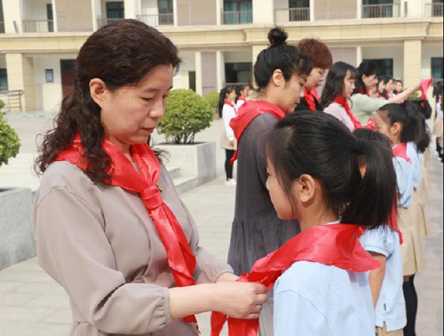 郑州市金水区艺术小学宏康校区新队员入队仪式(图2)