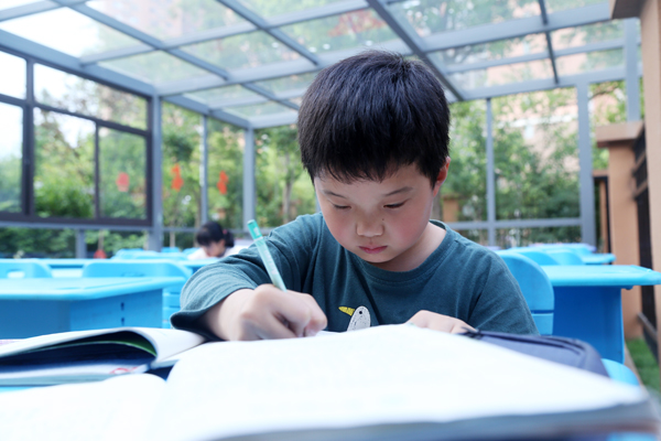 合肥市朝霞小学为晚归学生搭建爱的小屋(图8)