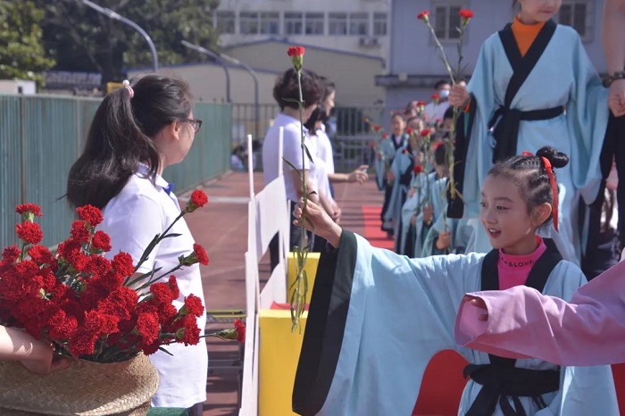 南京实验国际学校小学二部举办十岁成长礼(图2)