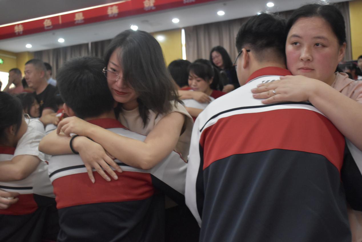 德馨瓏湖中學(xué)怎么樣?2021畢業(yè)典禮舉行(圖3)