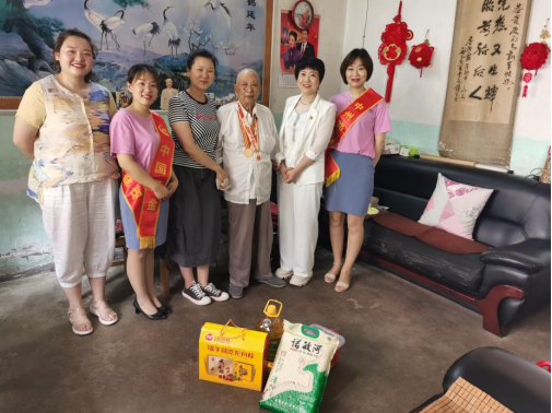 卧龙区梅溪街道文化社区：开展走访慰问老红军活动 让红色基因得到传承与延续