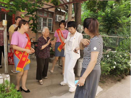卧龙区梅溪街道文化社区：开展走访慰问老红军活动 让红色基因得到传承与延续