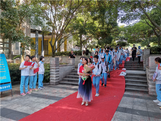 青島第二實驗初級中學(xué)怎么樣?花式助威 一舉奪魁(圖9)