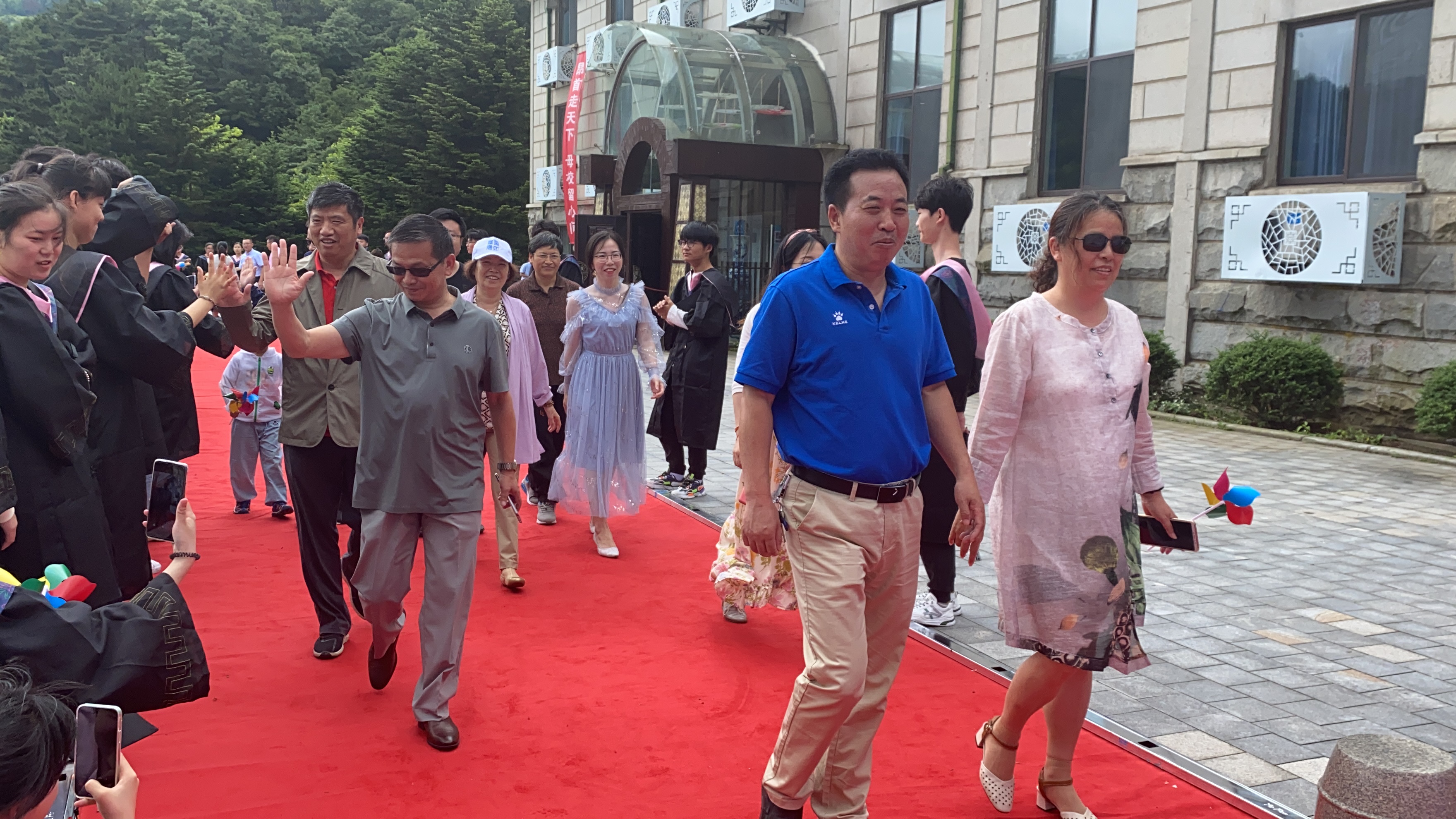 九江金安高級(jí)中學(xué)舉行2021屆高三畢業(yè)典禮(圖10) 九江金安高級(jí)中學(xué)舉行2021屆高三畢業(yè)典禮(圖10)