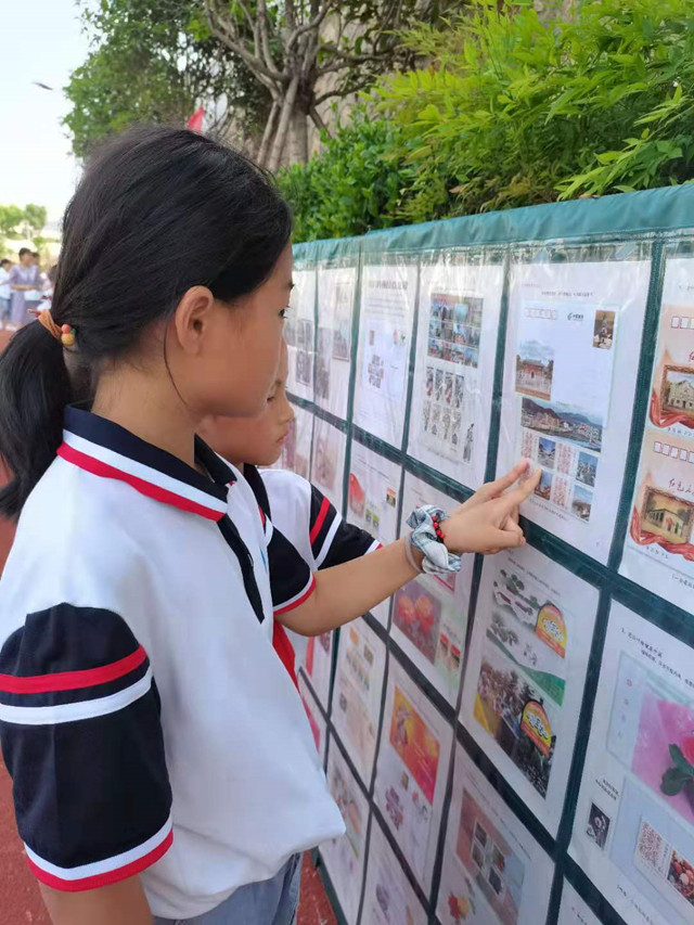 淅川縣第七小學(xué)怎么樣?紅色郵展進(jìn)校園活動(dòng)(圖4)