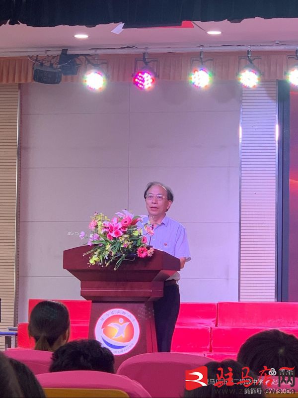 駐馬店市第二初級中學(xué)怎么樣?合唱比賽(圖4) 駐馬店市第二初級中學(xué)怎么樣?合唱比賽(圖4)