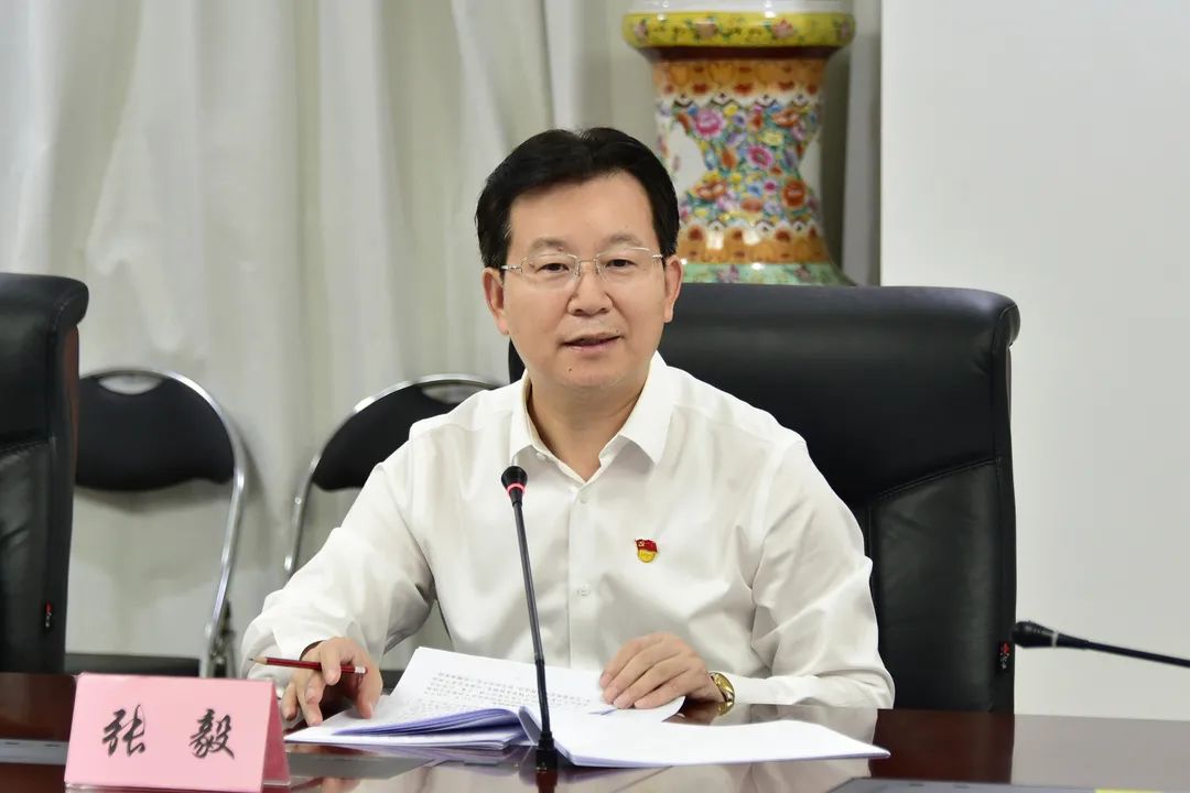 张毅以普通党员身份参加所在党支部组织生活会