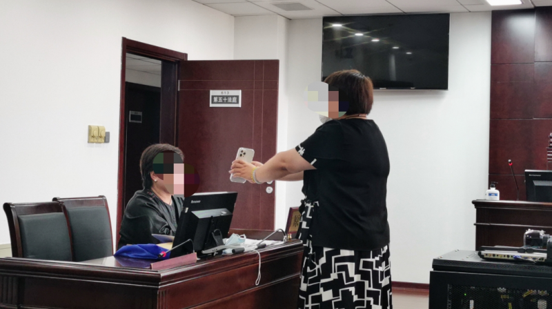 壹现场丨姊妹三人因遗产反目 妹妹：我只想要6幅十字绣当念想