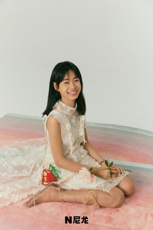 佟大为13岁女儿罕见拍大片 获赞迷你版王祖贤