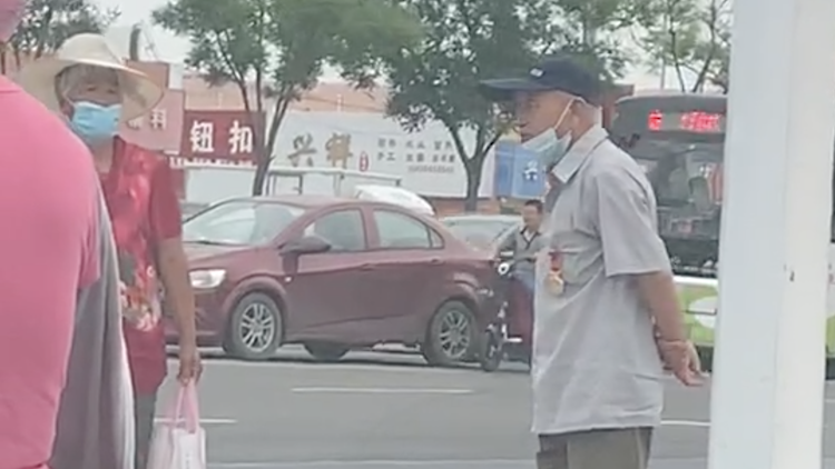 ����ǰ�Ą��º�ҫ����С��Ľ�ˣ�ɶ�r��݆����