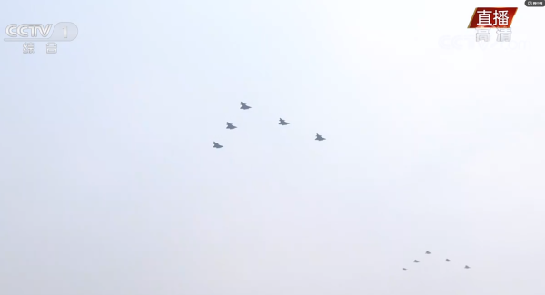 ���ģ�ļ�-20�ݶӷ�Խ�찲�Ź㳡 �����״�