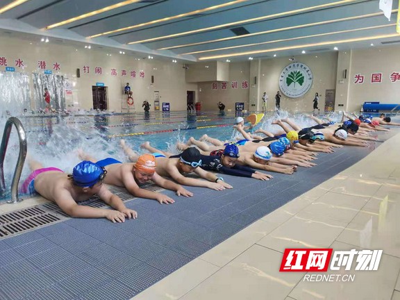 湘西州中小学生游泳示范基地在溶江小学挂牌(图4)