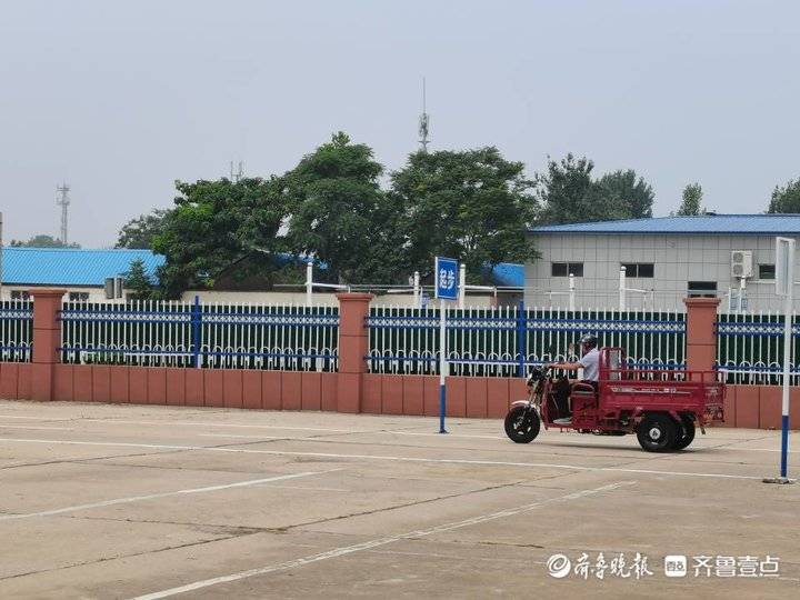 摩托車行業(yè)再次煥發(fā)市場活力，市民“扎堆”去考證