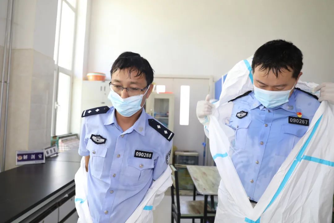 【图说警事】烈日“警”色