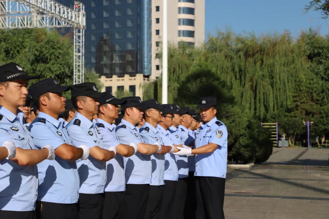 【图说警事】烈日“警”色