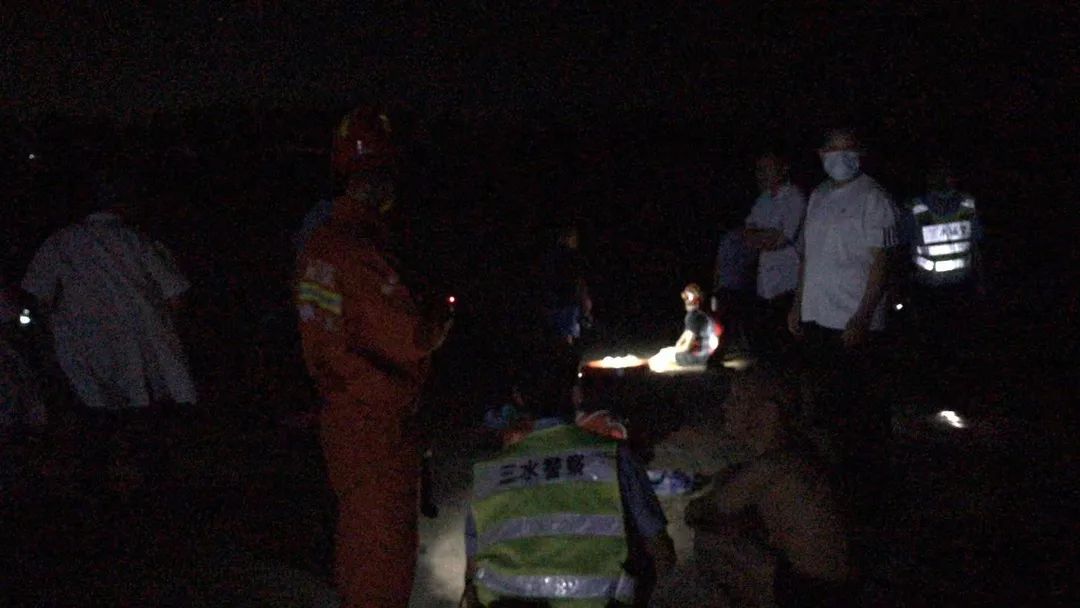 悲剧又起！老公和9岁儿子就在她2米之外！瞬间没了……