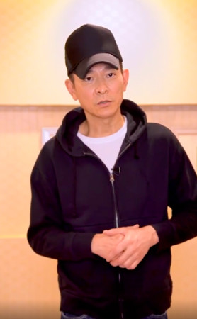 刘德华心系河南暂缓新歌 亲录影片却被问「捐款没？」