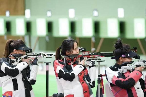 女子10米气步枪将产生奥运首金，射击队双姝直面印度冲击