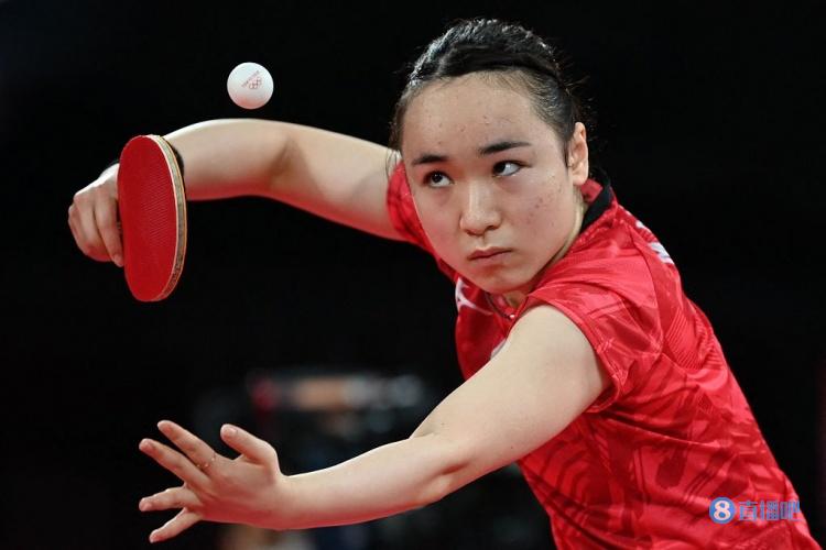 图集伊藤美诚的怪异发球姿势