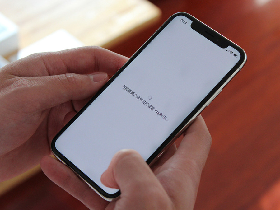 都2021年了，为什么iPhone的刘海还是这么大？