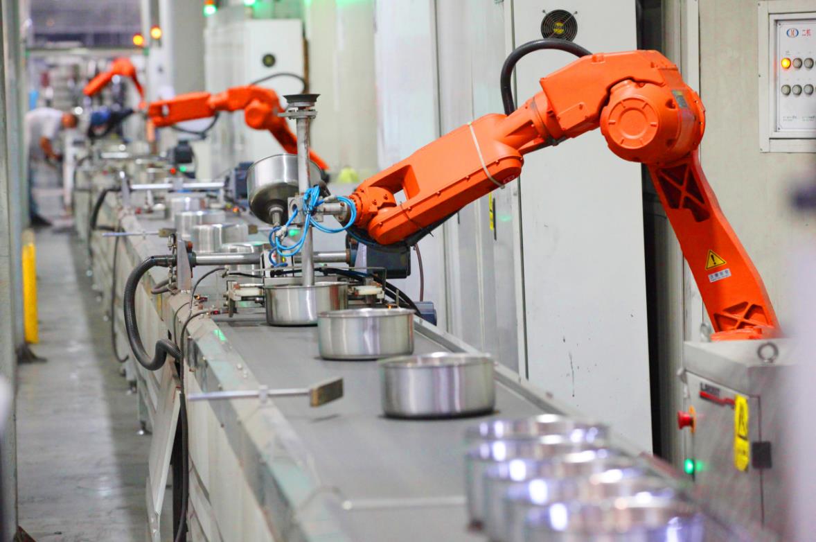 上半年制造业快速增长 工业机器人助推企业数字化转型