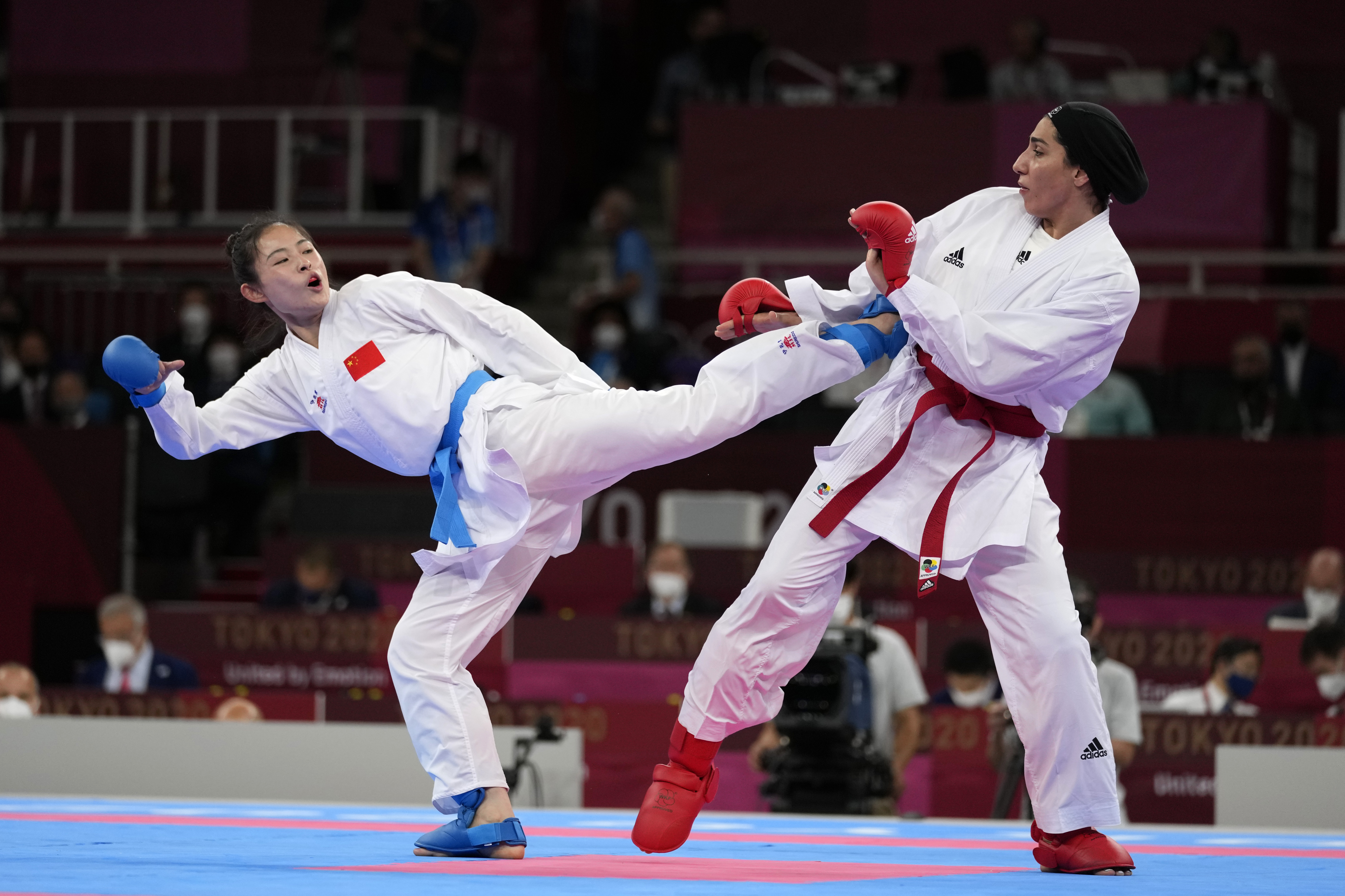 这个女神很能打!龚莉拿下女子空手道61公斤以上级铜牌