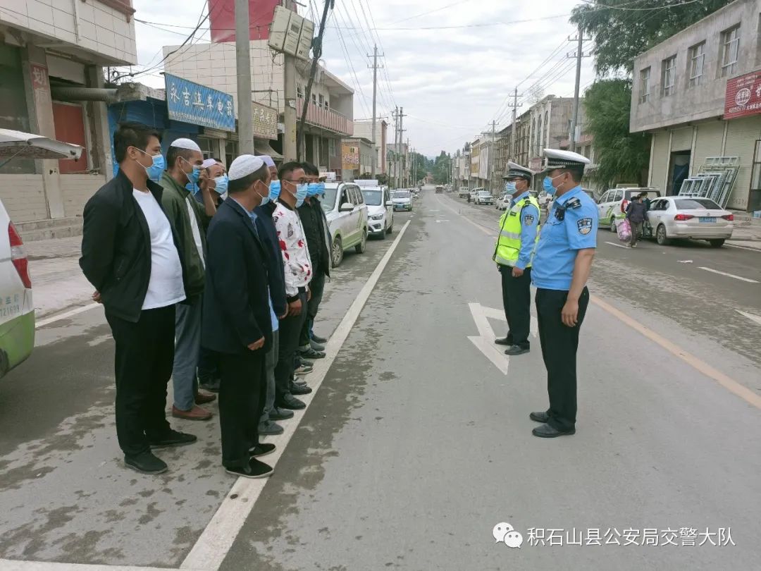 【强担当 除隐患 防事故 保安全】积石山公安交警开展“一盔一带”安全守护行动