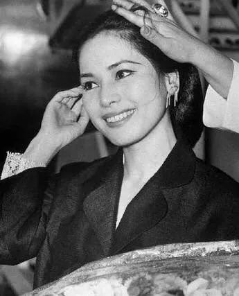 和张哲瀚合照的黛薇夫人究竟什么来头？